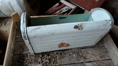 Retro Bread bin, photo 5