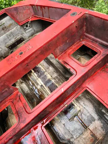 Old Painted Red Boat, фото 1