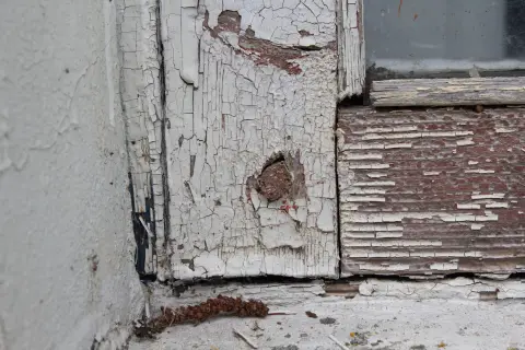 Old painted wooden window, photo 14