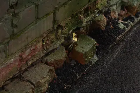 Brick Wall  With Yellow Gas Tube, фото 5