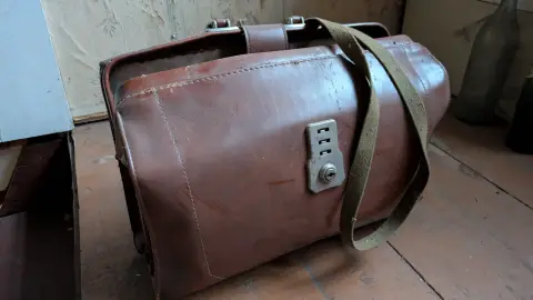 Old leather bag, фото 1