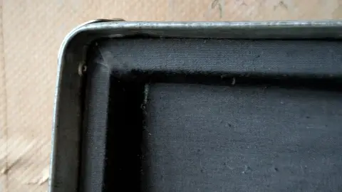 Old wooden case, photo 17