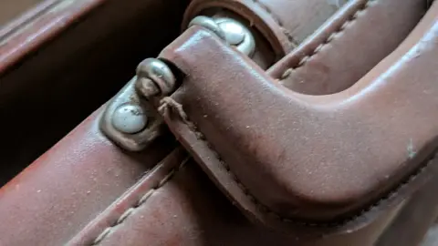 Old leather bag, фото 14