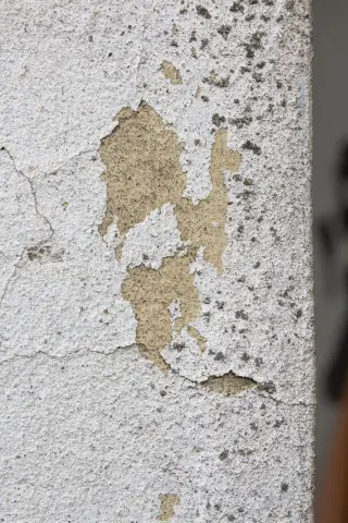 Plastered brick wall with gas pipe, фото 6