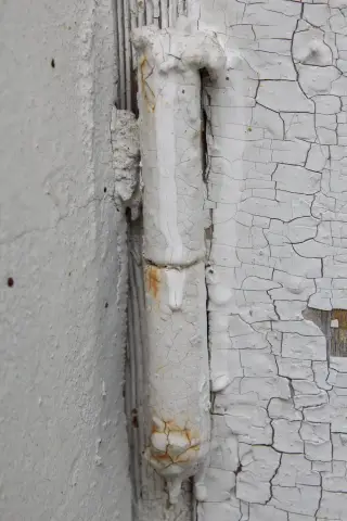 Old painted wooden window, фото 10